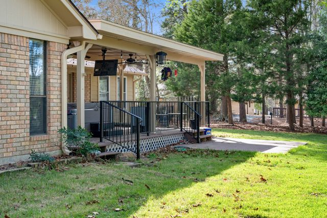 109 Old Barn Circle, Holly Lake Ranch, TX 75765