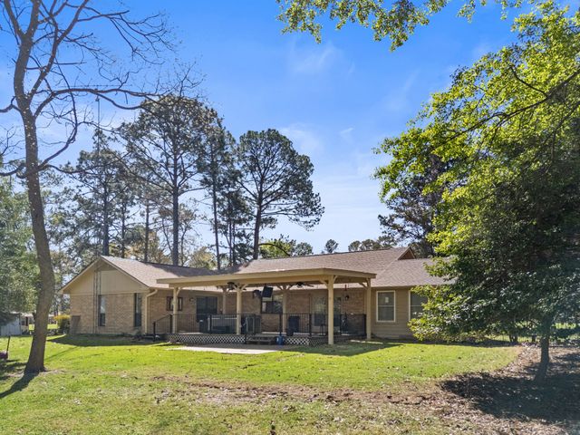 109 Old Barn Circle, Holly Lake Ranch, TX 75765