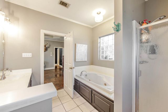 121 Autumn Dr, Houma, LA 70360