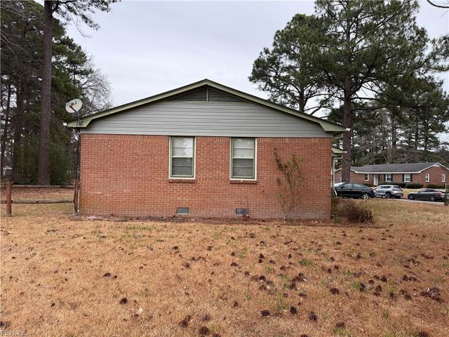 1109 Lakeview DR, Portsmouth, VA 23701