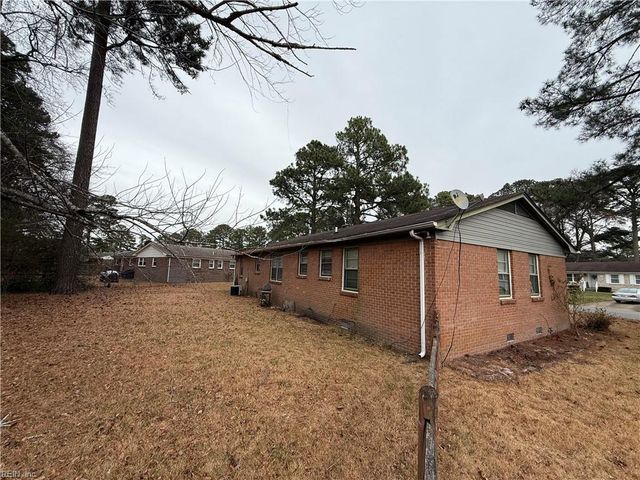 1109 Lakeview DR, Portsmouth, VA 23701