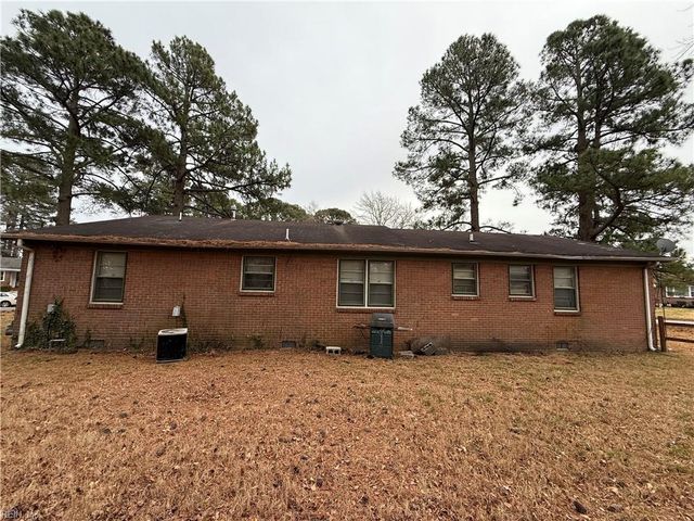 1109 Lakeview DR, Portsmouth, VA 23701