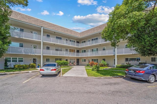 2440 WORLD PARKWAY BOULEVARD 52, Clearwater, FL 33763
