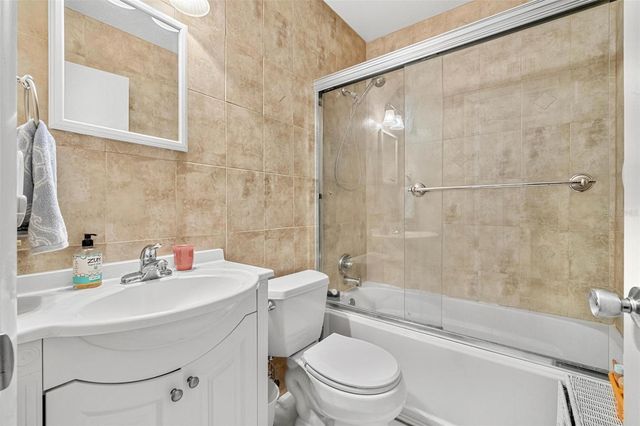 2440 WORLD PARKWAY BOULEVARD 52, Clearwater, FL 33763