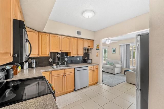 2440 WORLD PARKWAY BOULEVARD 52, Clearwater, FL 33763