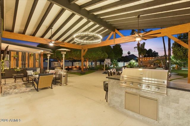9026 N 67TH Street, Paradise Valley, AZ 85253