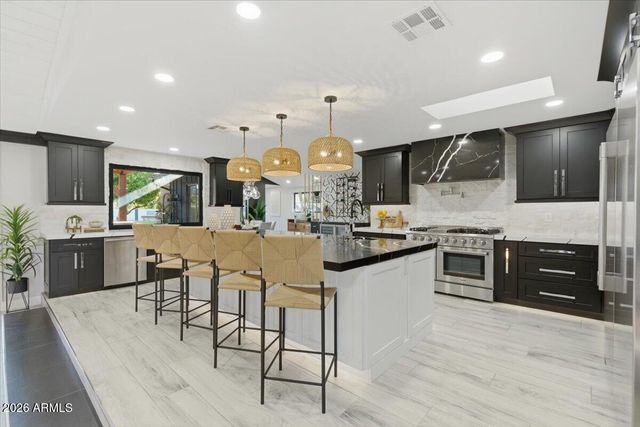 9026 N 67TH Street, Paradise Valley, AZ 85253