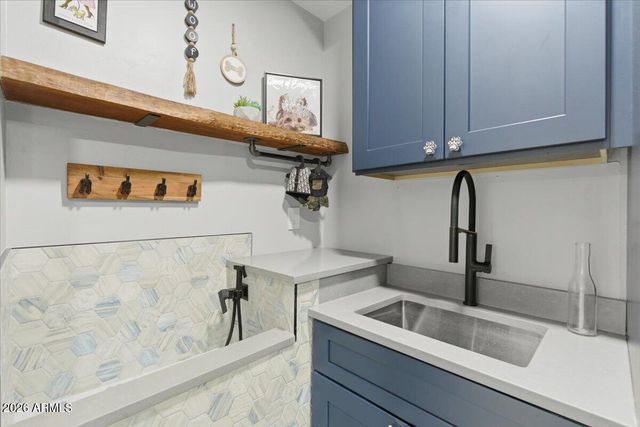 9026 N 67TH Street, Paradise Valley, AZ 85253