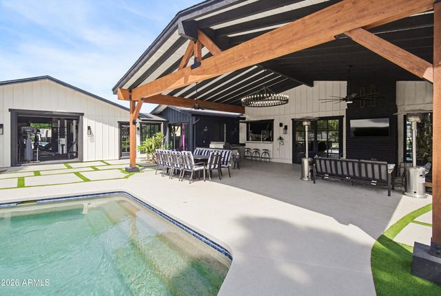 9026 N 67TH Street, Paradise Valley, AZ 85253