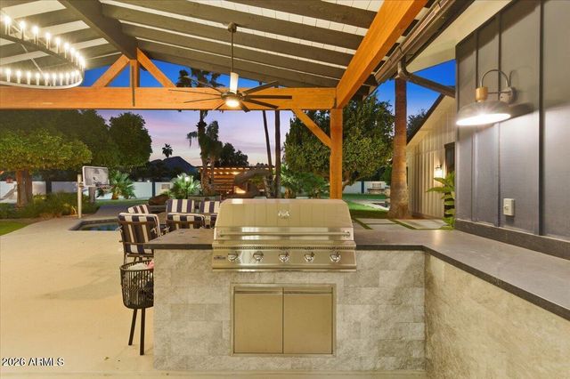 9026 N 67TH Street, Paradise Valley, AZ 85253
