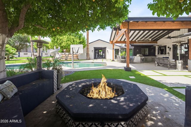 9026 N 67TH Street, Paradise Valley, AZ 85253