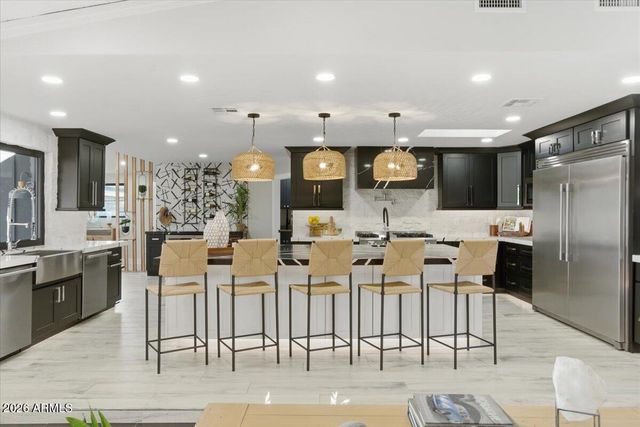 9026 N 67TH Street, Paradise Valley, AZ 85253