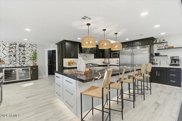 9026 N 67TH Street, Paradise Valley, AZ 85253
