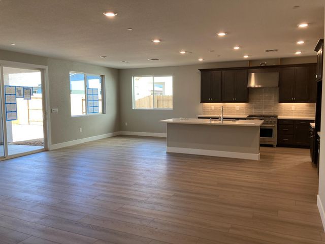 10350 Ducasse Way, Elk Grove, CA 95757