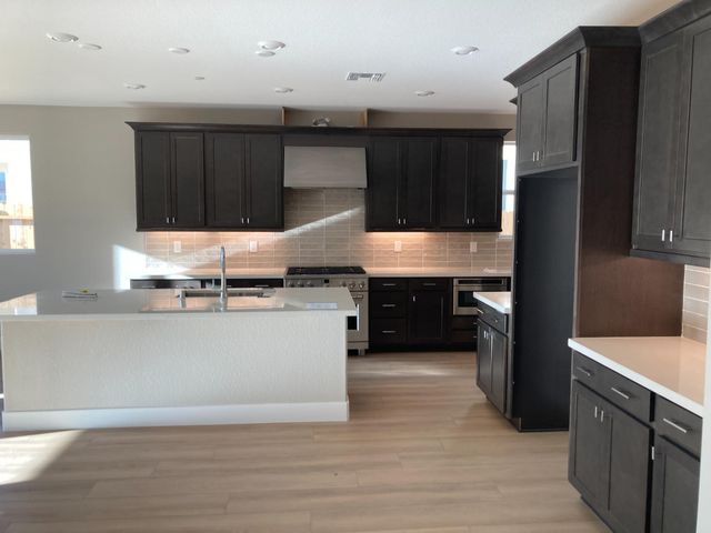 10350 Ducasse Way, Elk Grove, CA 95757