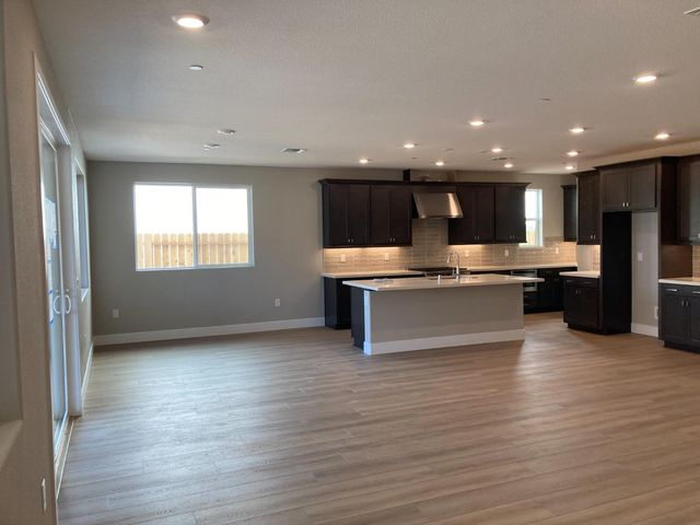 10350 Ducasse Way, Elk Grove, CA 95757