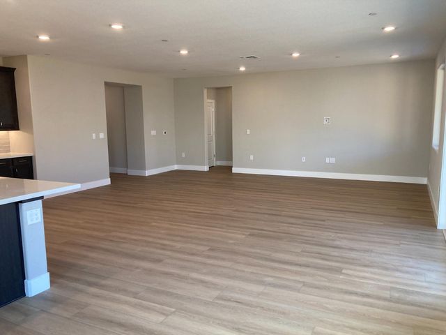 10350 Ducasse Way, Elk Grove, CA 95757