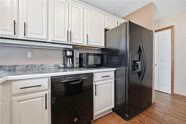 217 E 5th St Court, Linwood, KS 66052