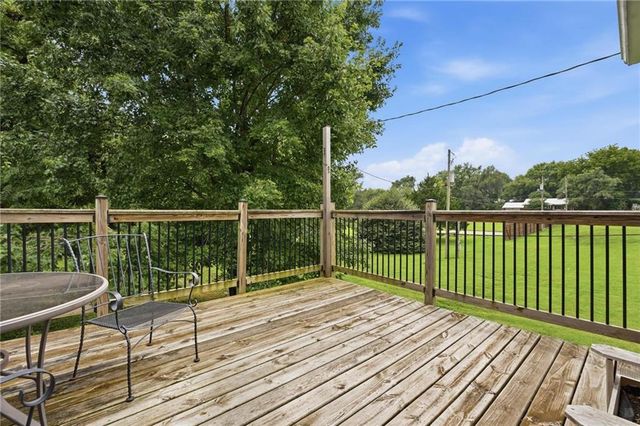 217 E 5th St Court, Linwood, KS 66052
