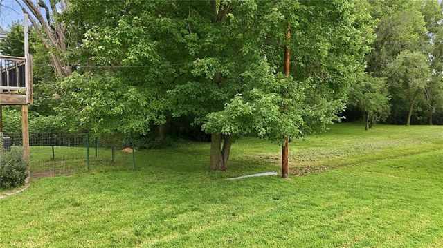 217 E 5th St Court, Linwood, KS 66052