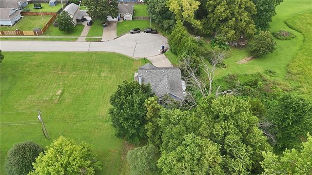 217 E 5th St Court, Linwood, KS 66052