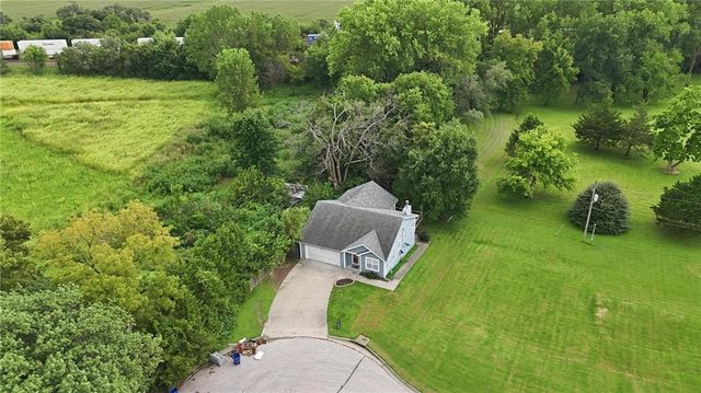 217 E 5th St Court, Linwood, KS 66052