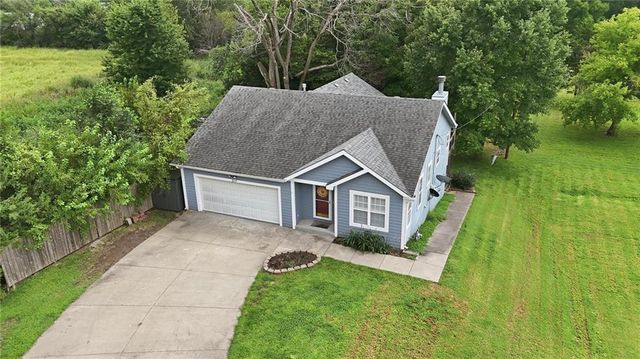 217 E 5th St Court, Linwood, KS 66052