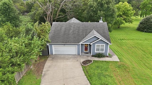 217 E 5th St Court, Linwood, KS 66052