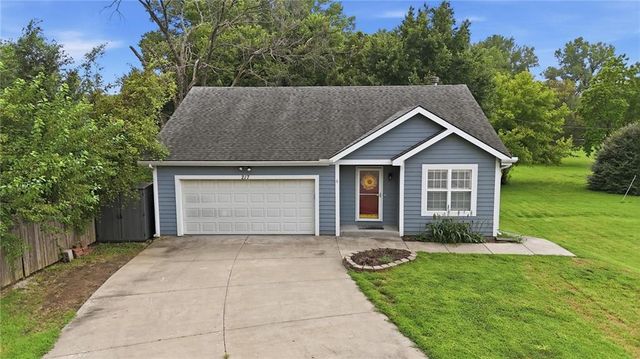 217 E 5th St Court, Linwood, KS 66052