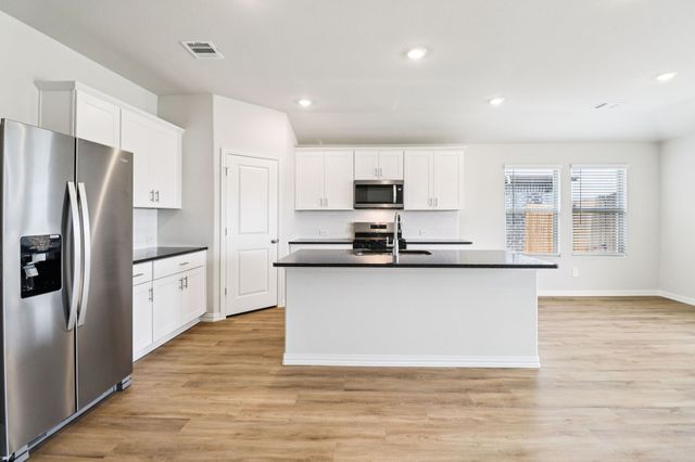 833 Sunflower Road, Lavon, TX 75166