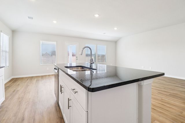 833 Sunflower Road, Lavon, TX 75166