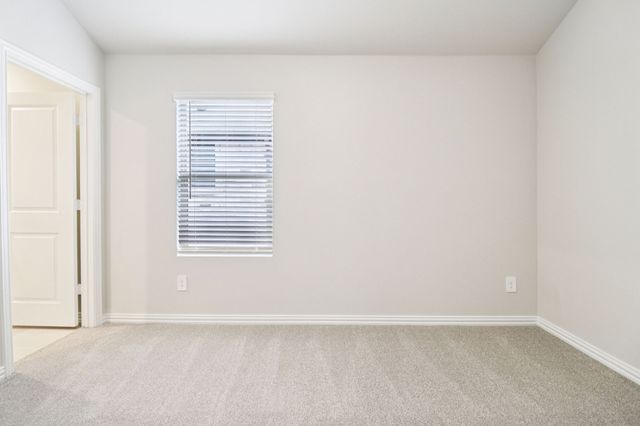 833 Sunflower Road, Lavon, TX 75166