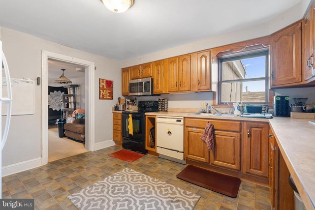107 S MAIN ST, North Wales, PA 19454