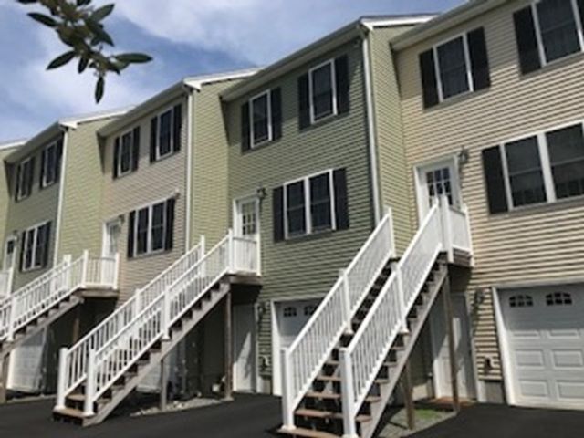 875 Old Plainville Rd E, New Bedford, MA 02745