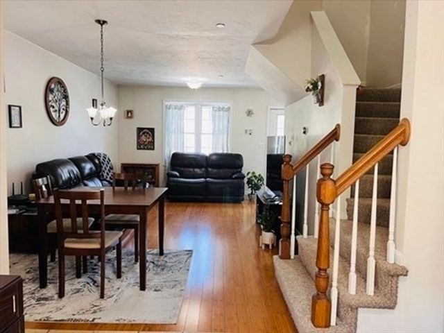 875 Old Plainville Rd E, New Bedford, MA 02745