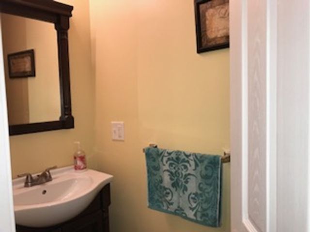 875 Old Plainville Rd E, New Bedford, MA 02745