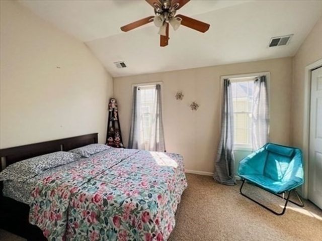 875 Old Plainville Rd E, New Bedford, MA 02745