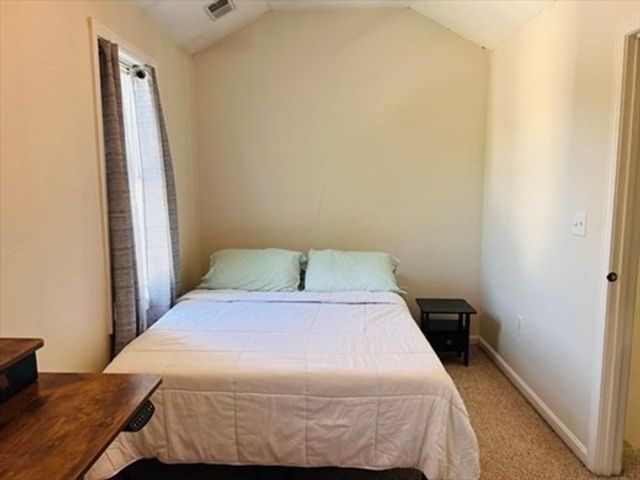 875 Old Plainville Rd E, New Bedford, MA 02745