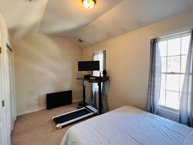 875 Old Plainville Rd E, New Bedford, MA 02745