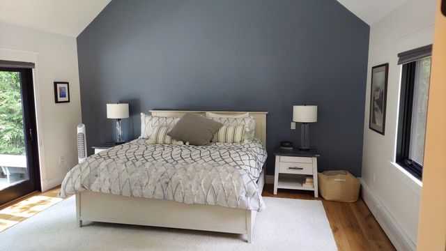 111 Hughes Lane, Jamaica, VT 05343