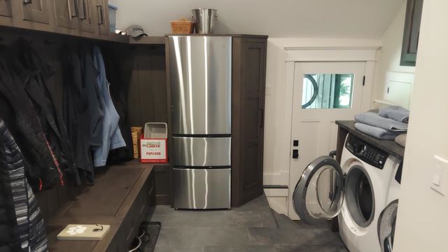 111 Hughes Lane, Jamaica, VT 05343