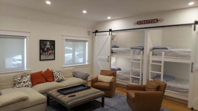 111 Hughes Lane, Jamaica, VT 05343