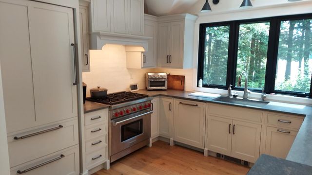 111 Hughes Lane, Jamaica, VT 05343