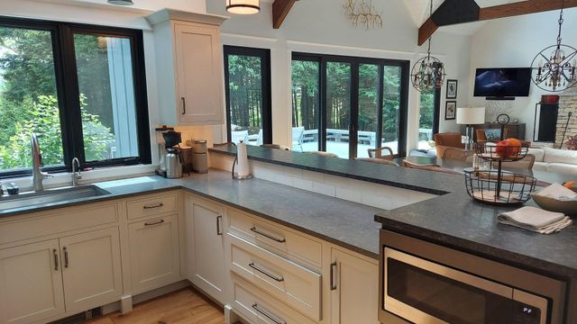 111 Hughes Lane, Jamaica, VT 05343