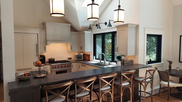 111 Hughes Lane, Jamaica, VT 05343