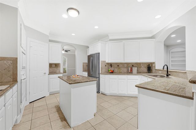 8619 Arranmore Lane, Houston, TX 77095