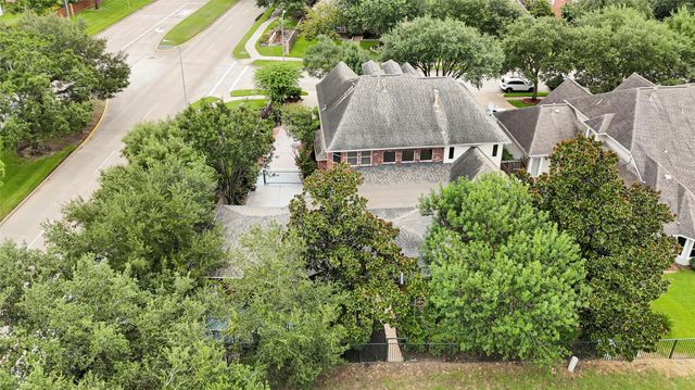 8619 Arranmore Lane, Houston, TX 77095