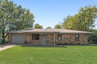 130 Southside Drive, Sanger, TX 76266