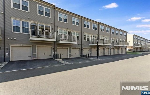 78 Leahy Drive 4909, Wood Ridge, NJ 07075