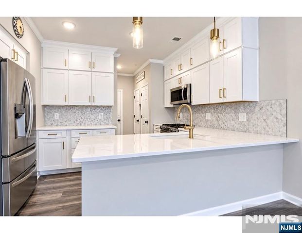 78 Leahy Drive 4909, Wood Ridge, NJ 07075